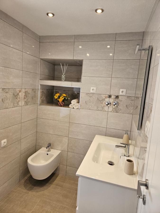 Apartman Eli Supetar Exterior photo